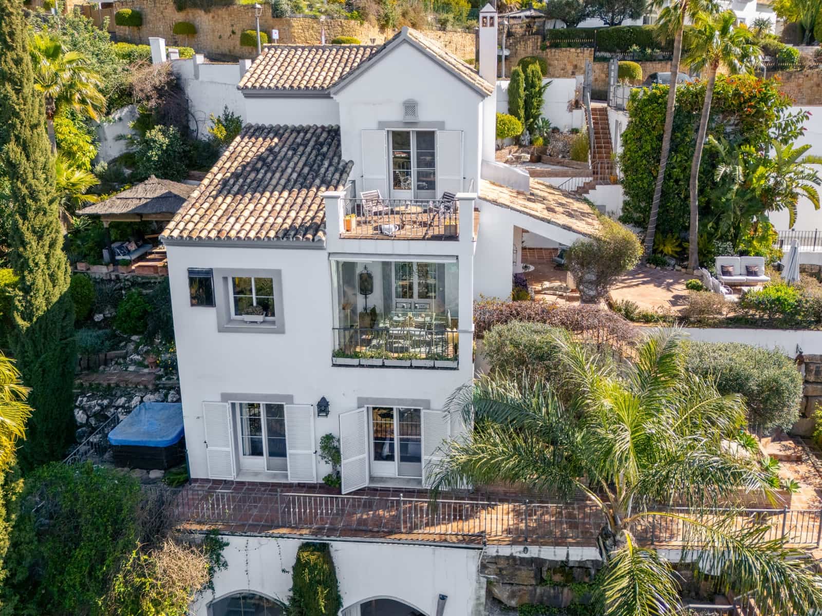 4 soveværelse Villa til salg i Istan med swimmingpool garage - € 1.750.000 (Ref: 9637300)