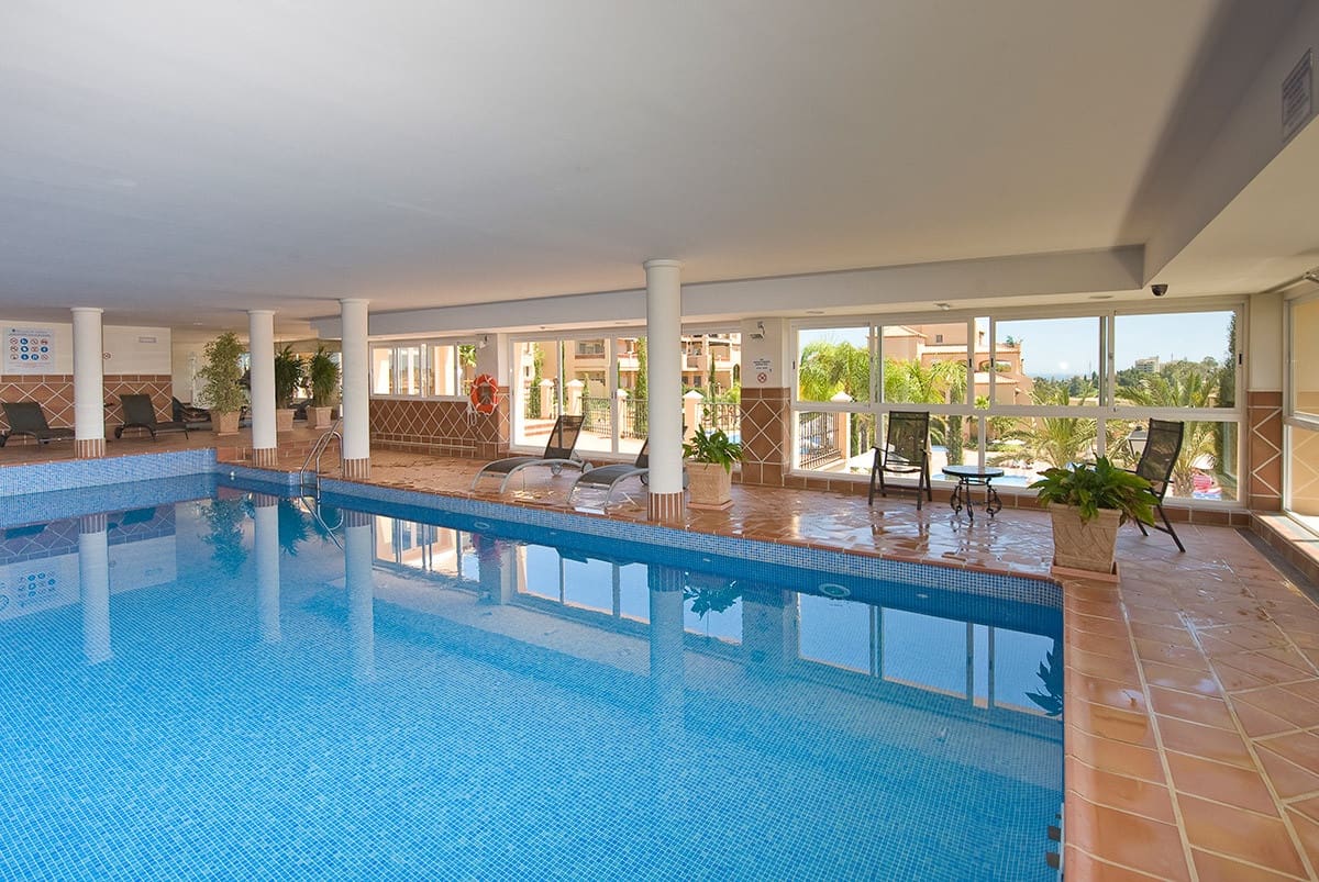 2 bedroom Apartment for sale in Estepona with pool garage - € 499,000 (Ref: 9647945)