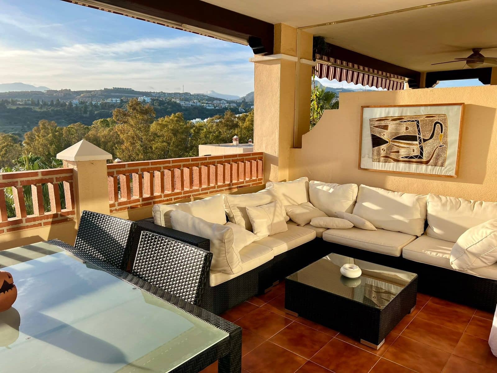 2 bedroom Apartment for sale in Estepona with pool garage - € 499,000 (Ref: 9647945)