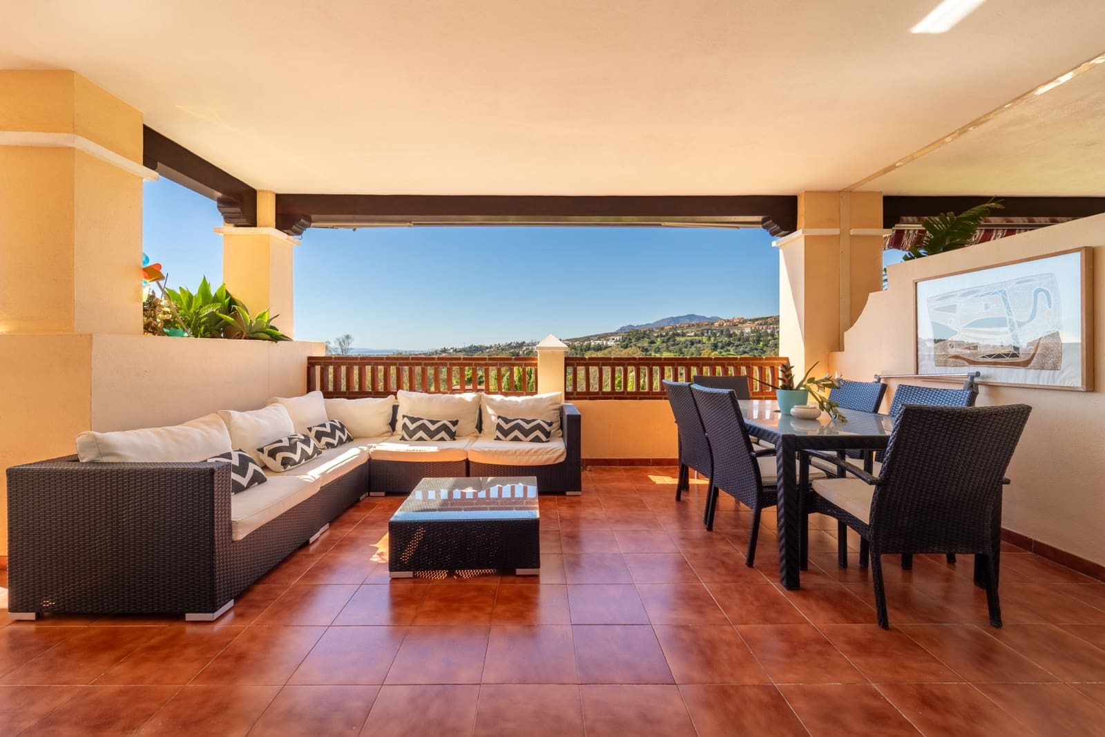 2 bedroom Apartment for sale in Estepona with pool garage - € 499,000 (Ref: 9647945)