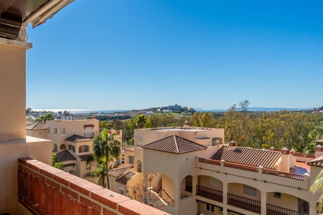 2 bedroom Apartment for sale in Estepona with pool garage - € 499,000 (Ref: 9647945)