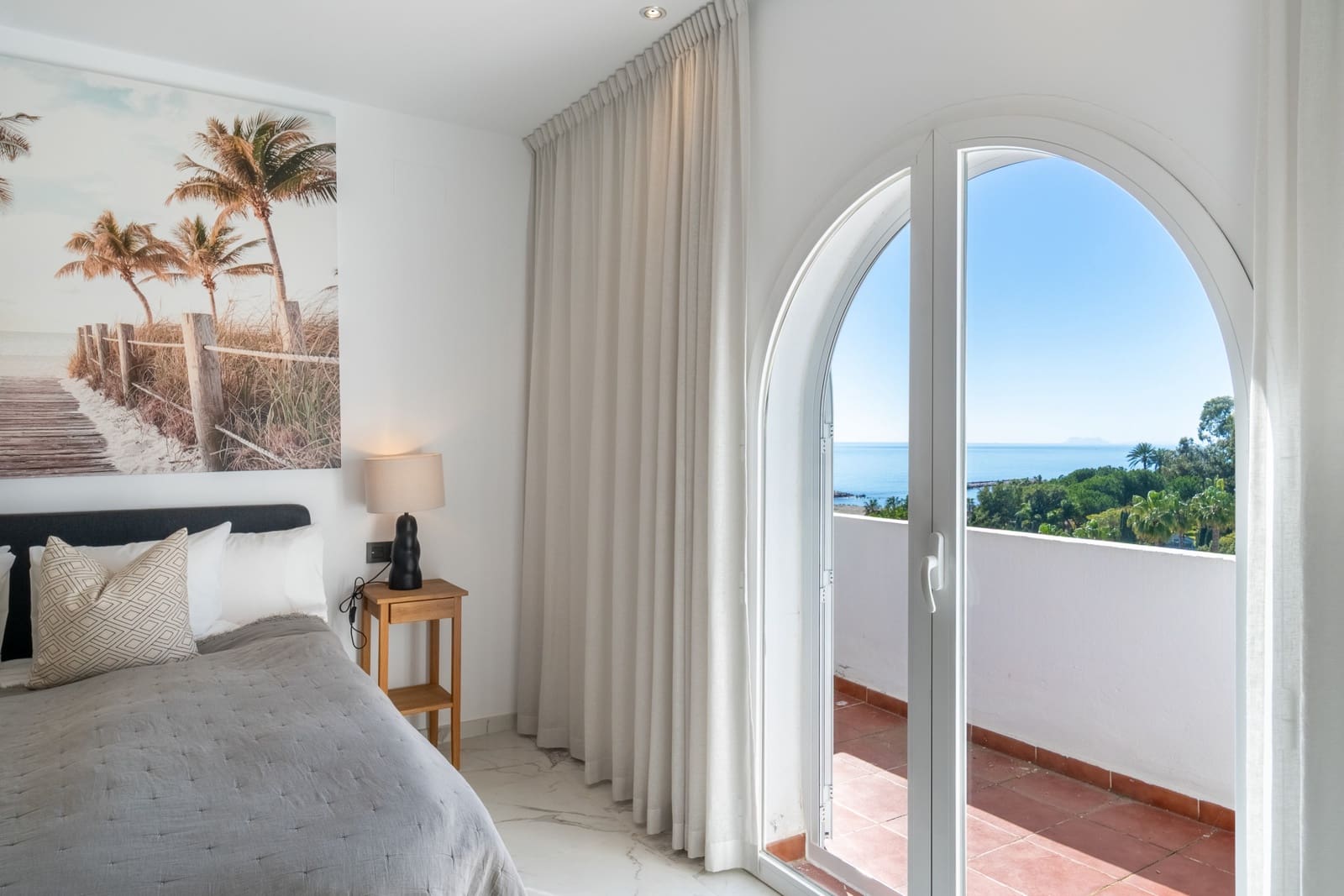 3 sypialnia Penthouse na sprzedaż w Marbella z basenem garażem - 1 595 000 € (Ref: 9647946)