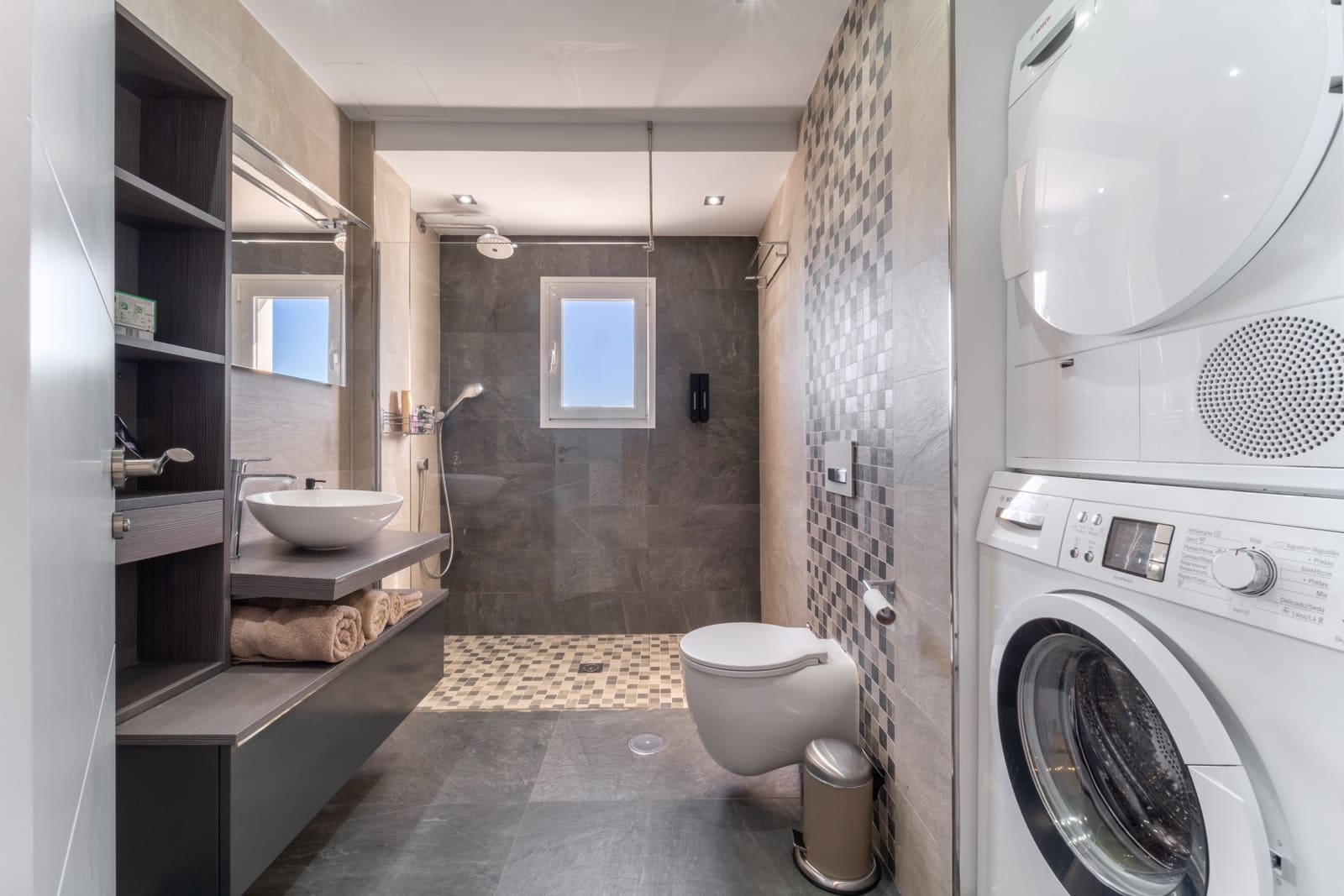 3 sypialnia Penthouse na sprzedaż w Marbella z basenem garażem - 1 595 000 € (Ref: 9647946)