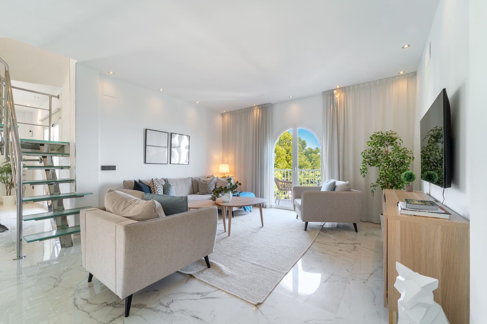 3 sypialnia Penthouse na sprzedaż w Marbella z basenem garażem - 1 595 000 € (Ref: 9647946)