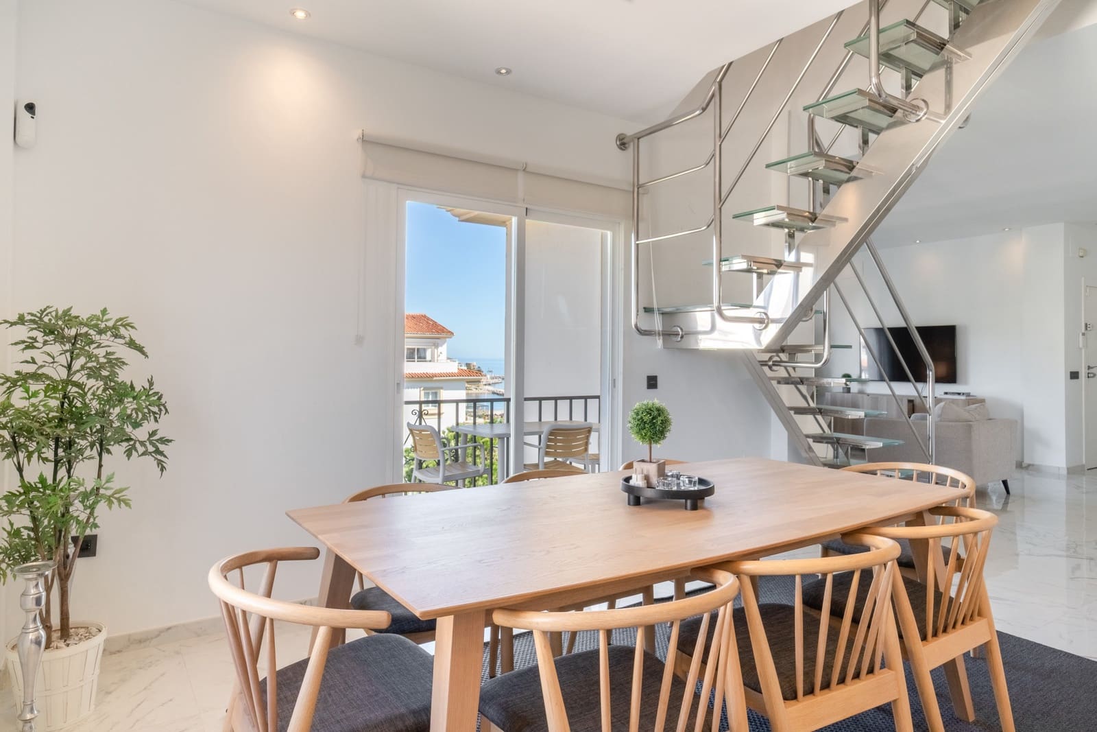 3 sypialnia Penthouse na sprzedaż w Marbella z basenem garażem - 1 595 000 € (Ref: 9647946)