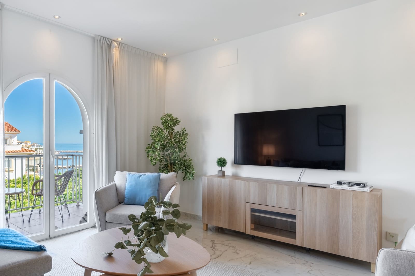 3 sypialnia Penthouse na sprzedaż w Marbella z basenem garażem - 1 595 000 € (Ref: 9647946)