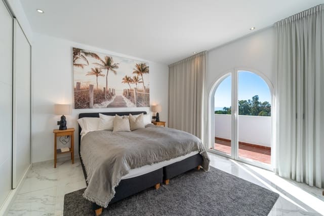 3 soveværelse Penthouse til salg i Marbella med swimmingpool garage - € 1.595.000 (Ref: 9647946)