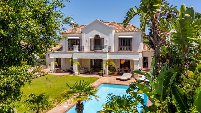 Chalet de 6 habitaciones en Guadalmina Baja, Marbella en alquiler vacacional con piscina garaje - 12.000 € (Ref: 9650821)