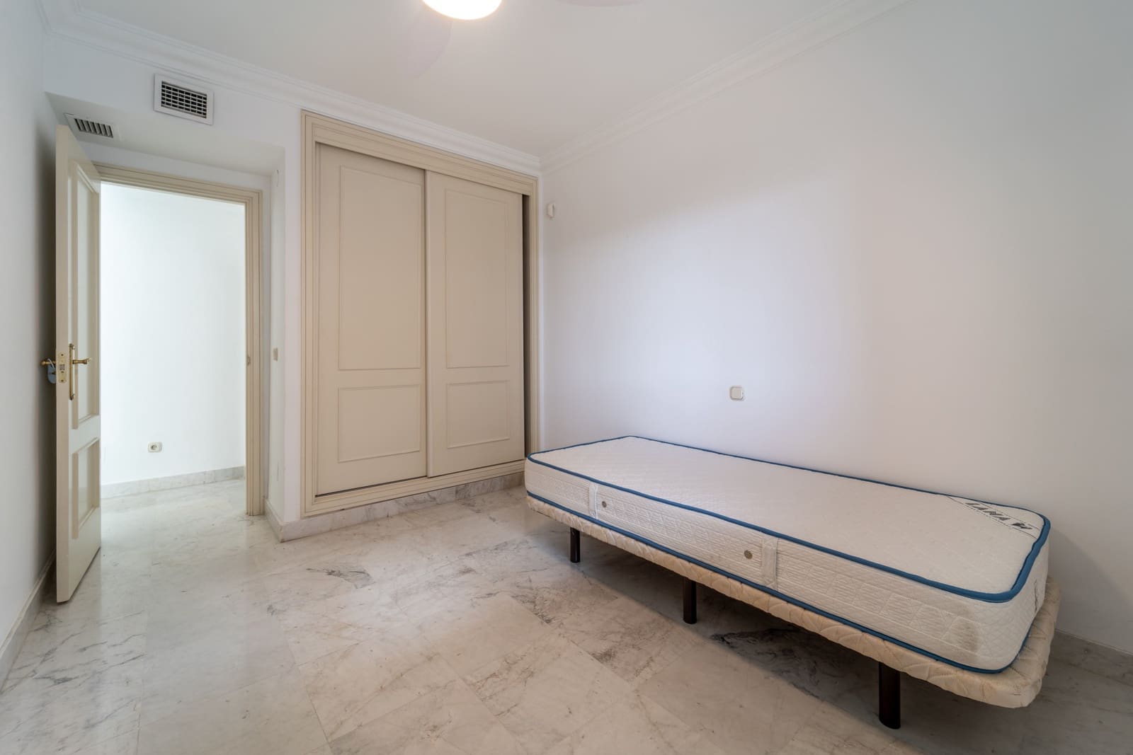 3 sovrum Lägenhet till salu i Marbella med pool garage - 995 000 € (Ref: 9651711)