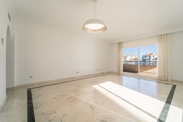 3 chambre Appartement à vendre à Marbella avec piscine garage - 880 000 € (Ref: 9651711)