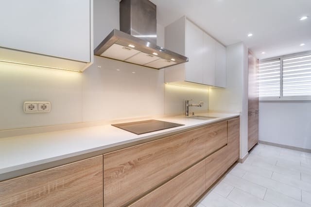 3 chambre Appartement à vendre à Marbella avec piscine garage - 880 000 € (Ref: 9651711)