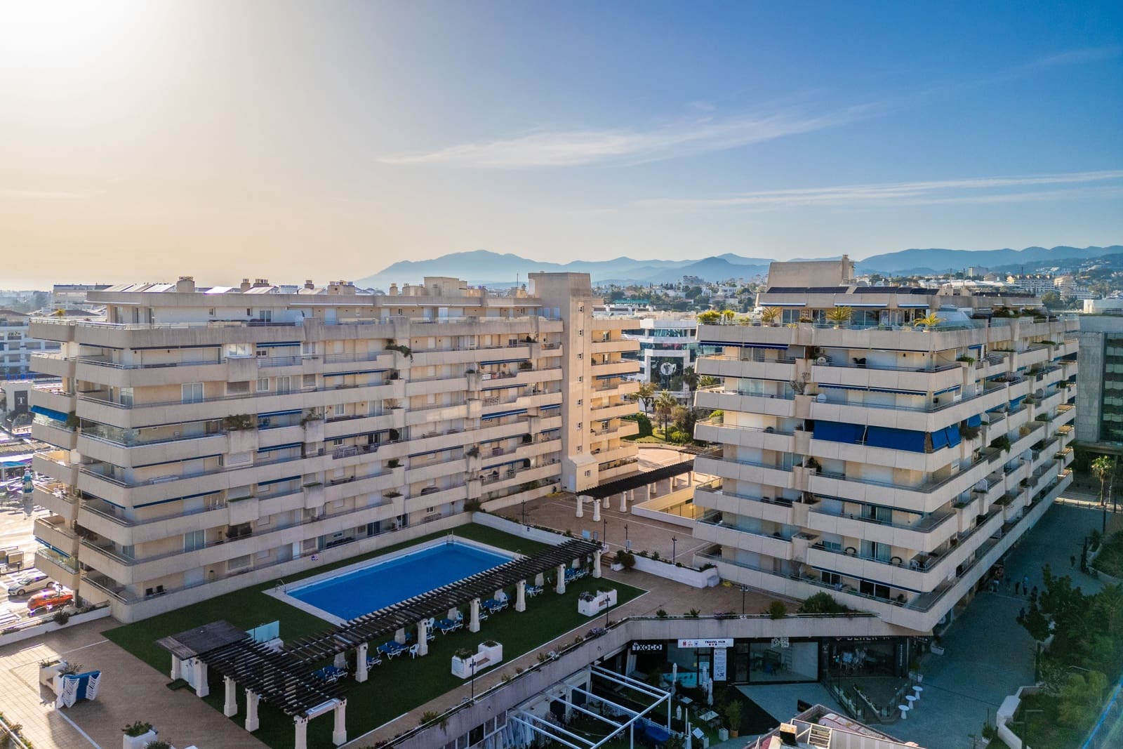 3 makuuhuone Huoneisto myytävänä paikassa Marbella mukana uima-altaan 
autotalli - 880 000 € (Ref: 9651711)