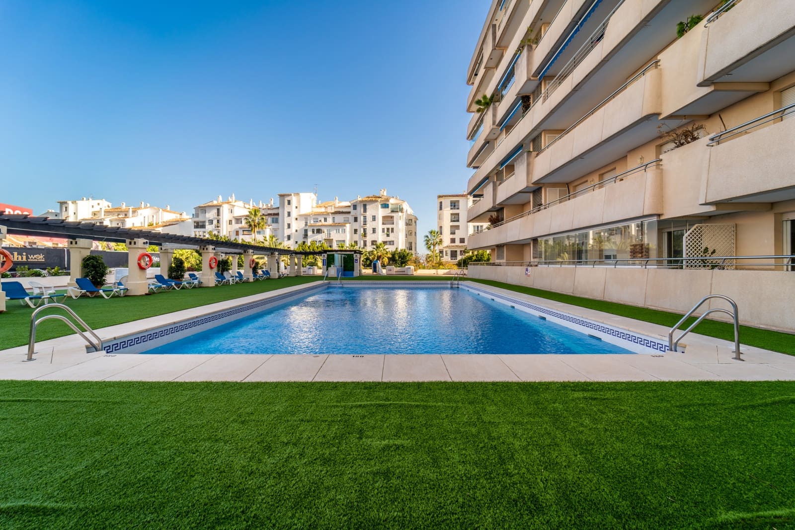 3 makuuhuone Huoneisto myytävänä paikassa Marbella mukana uima-altaan 
autotalli - 880 000 € (Ref: 9651711)