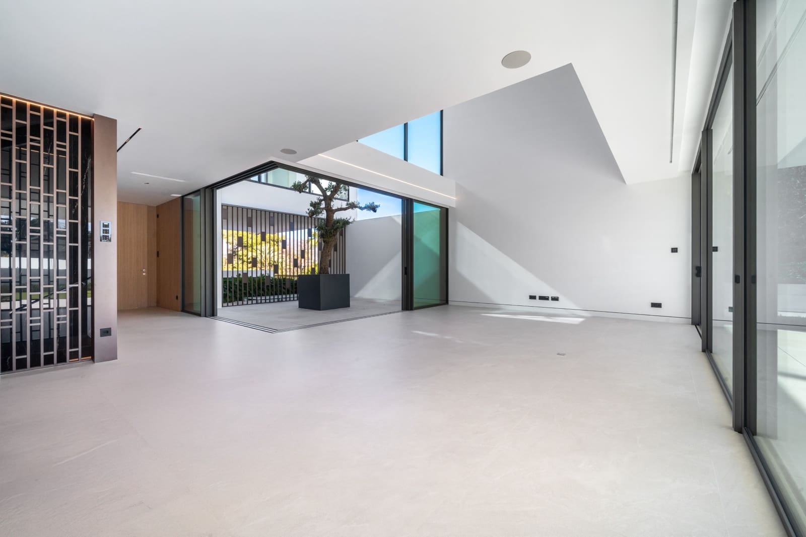 3 soveværelse Villa til salg i Marbella med swimmingpool garage - € 5.950.000 (Ref: 9655863)