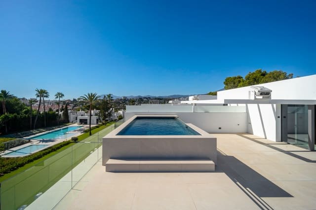 Chalet de 3 habitaciones en Marbella en venta con piscina garaje - 5.950.000 € (Ref: 9655863)