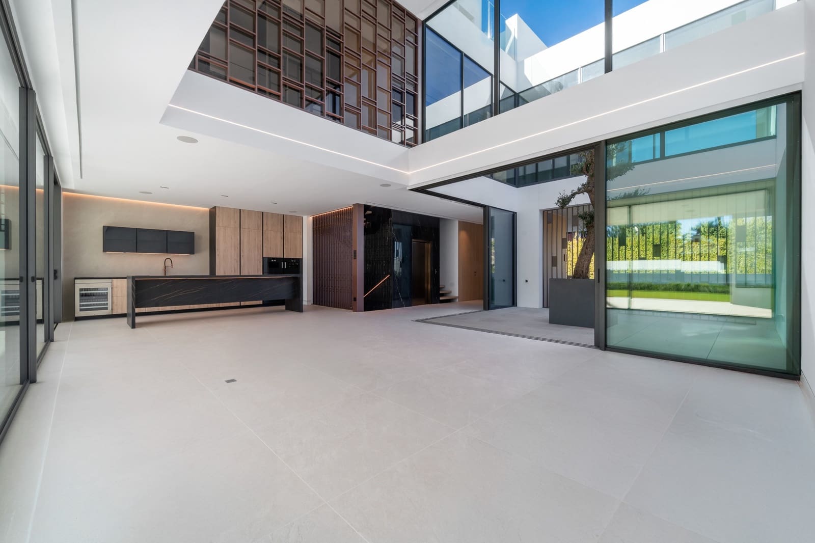 3 soveværelse Villa til salg i Marbella med swimmingpool garage - € 5.950.000 (Ref: 9655863)