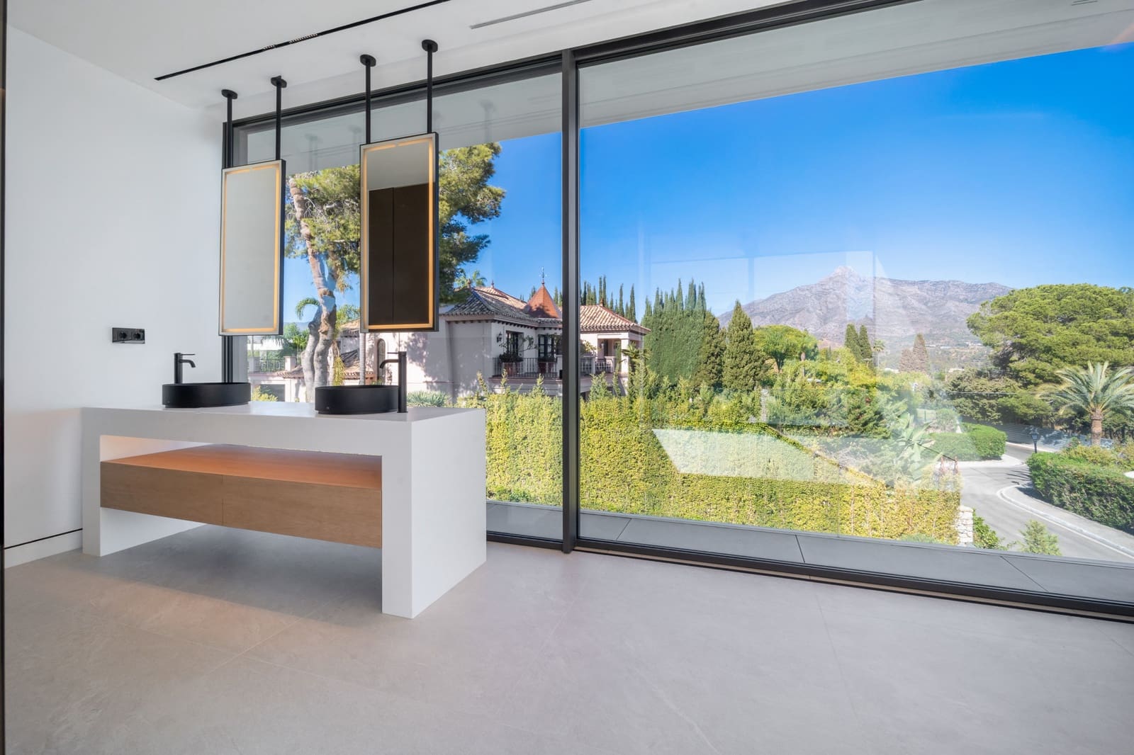 3 soveværelse Villa til salg i Marbella med swimmingpool garage - € 5.950.000 (Ref: 9655863)