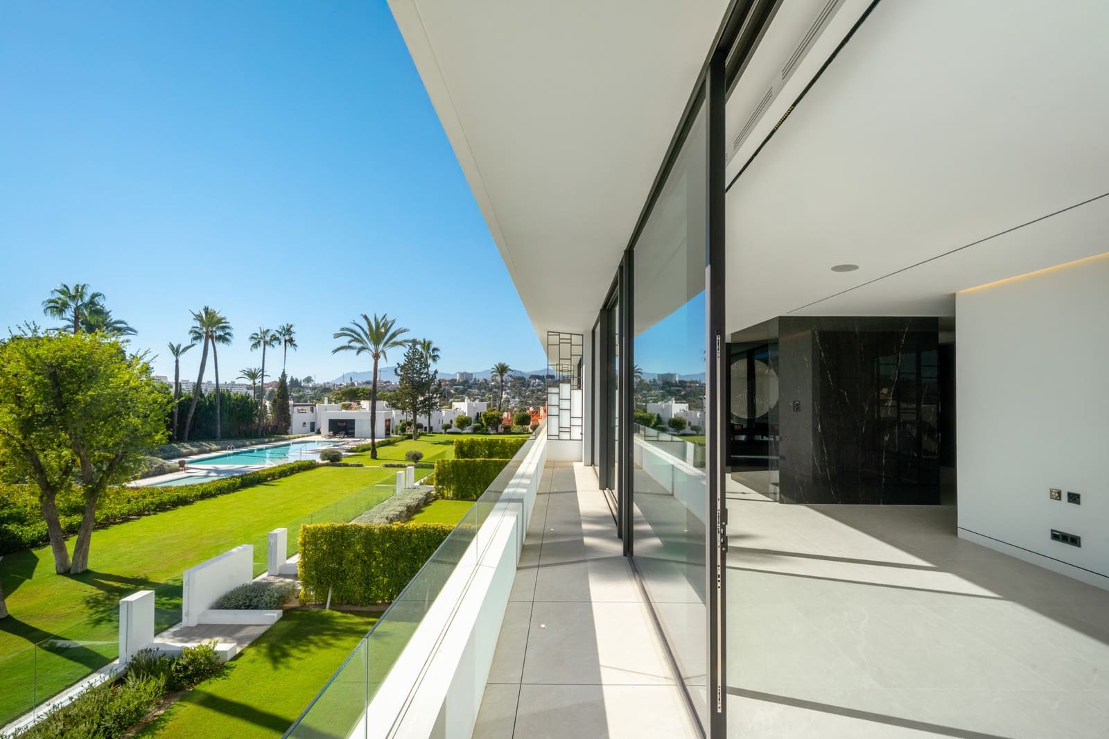 3 soveværelse Villa til salg i Marbella med swimmingpool garage - € 5.950.000 (Ref: 9655863)