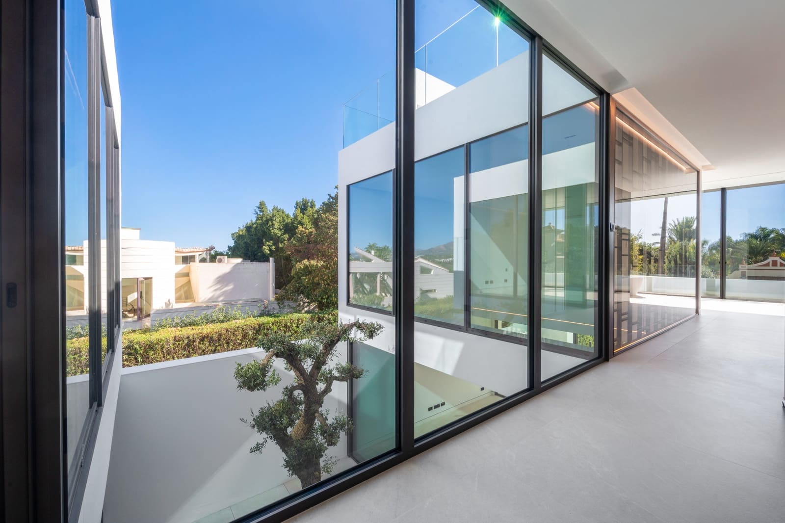 3 soveværelse Villa til salg i Marbella med swimmingpool garage - € 5.950.000 (Ref: 9655863)