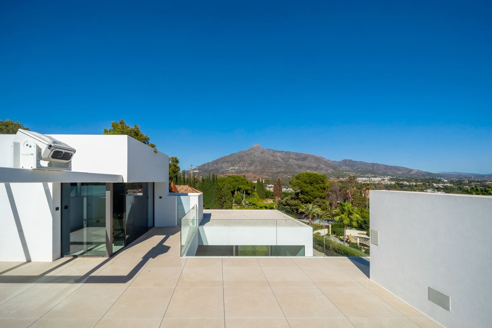 3 soveværelse Villa til salg i Marbella med swimmingpool garage - € 5.950.000 (Ref: 9655863)