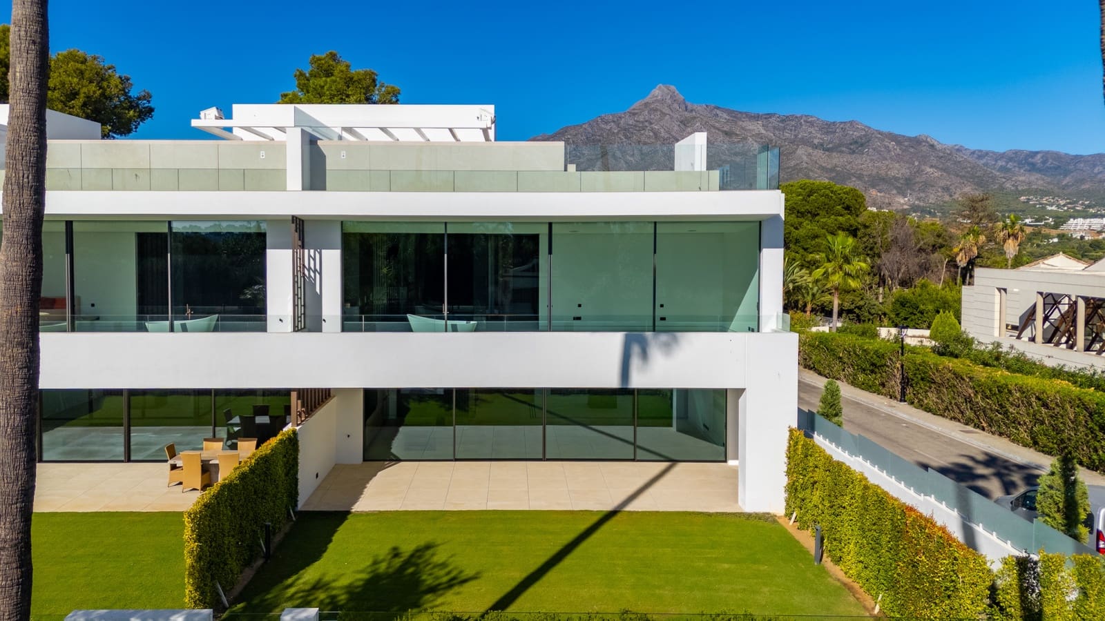 3 soveværelse Villa til salg i Marbella med swimmingpool garage - € 5.950.000 (Ref: 9655863)