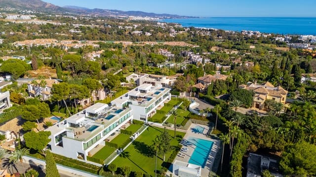 Chalet de 3 habitaciones en Marbella en venta con piscina garaje - 5.950.000 € (Ref: 9655863)