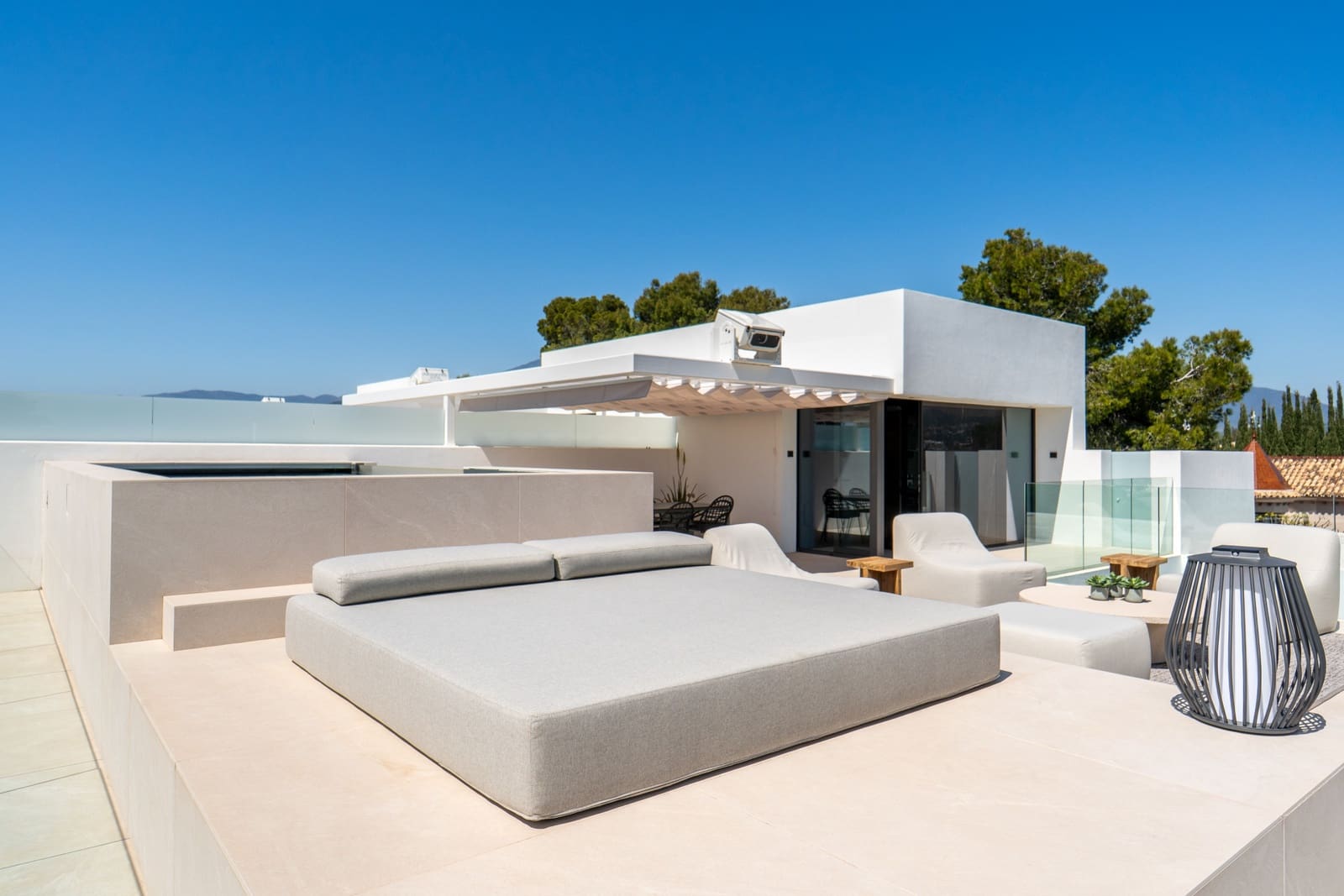 3 bedroom Villa for sale in Marbella with pool garage - € 5,950,000 (Ref: 9655863)