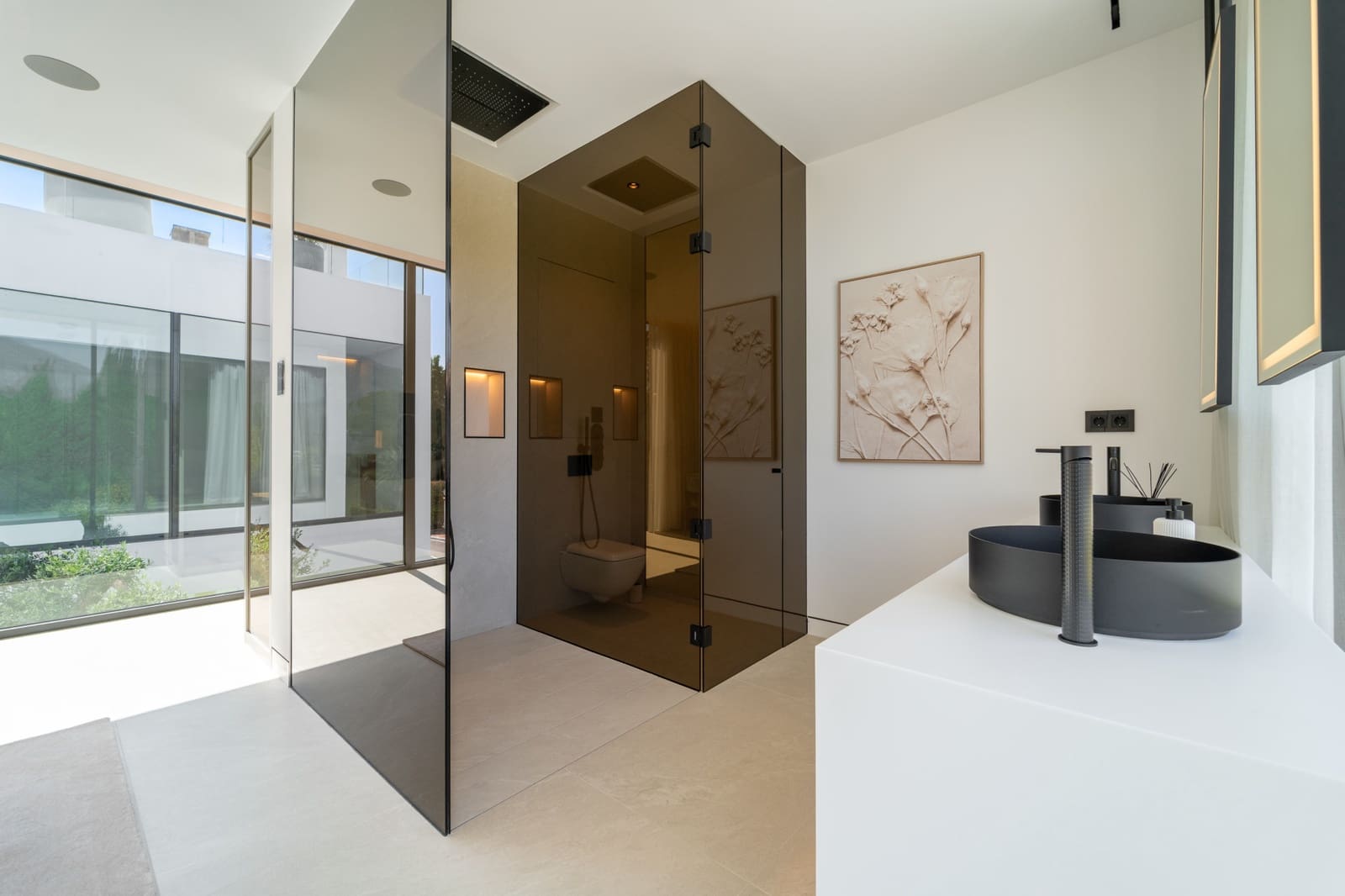 3 bedroom Villa for sale in Marbella with pool garage - € 5,950,000 (Ref: 9655863)