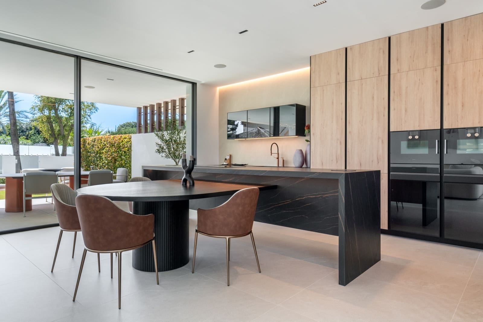 3 bedroom Villa for sale in Marbella with pool garage - € 5,950,000 (Ref: 9655863)