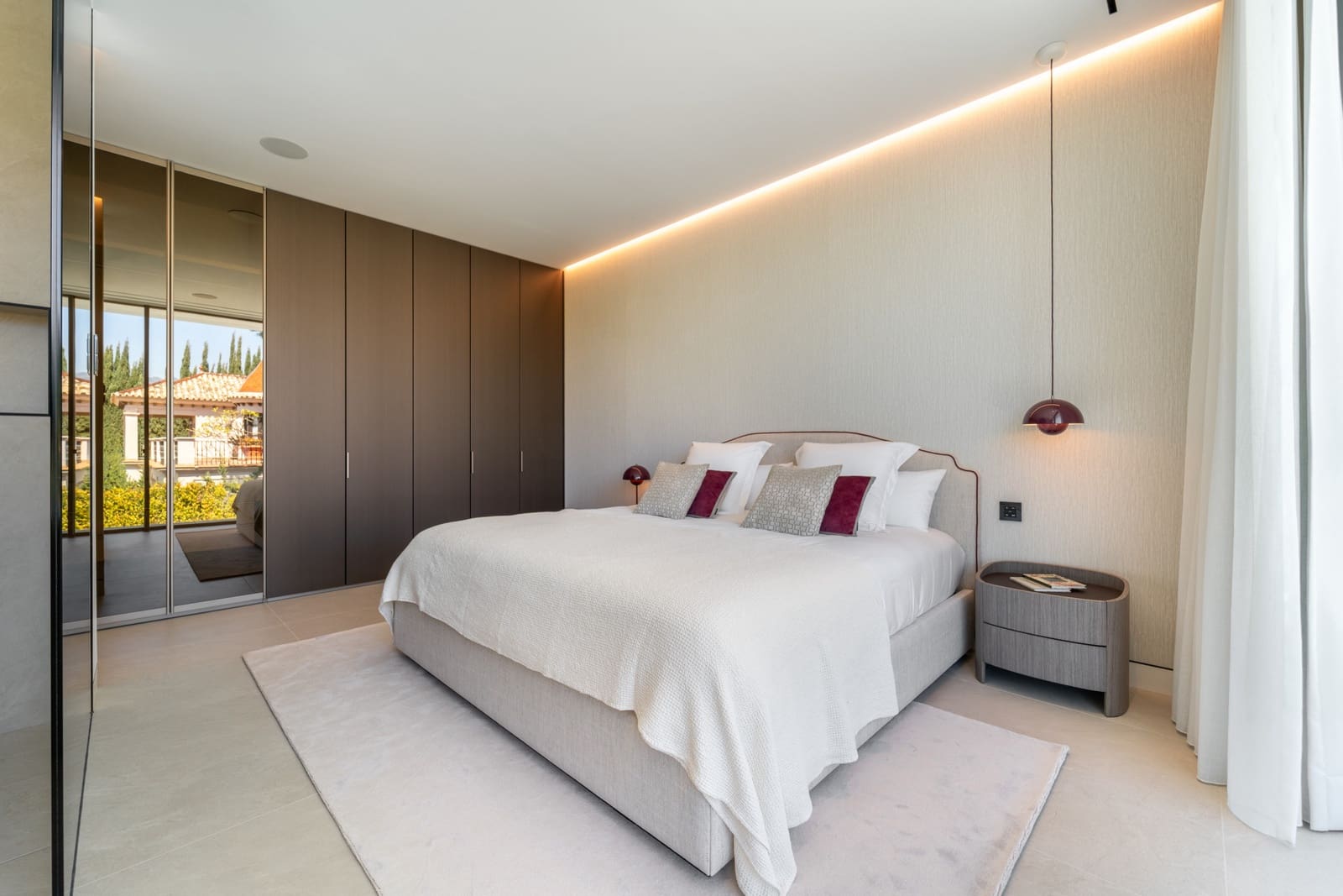 3 bedroom Villa for sale in Marbella with pool garage - € 5,950,000 (Ref: 9655863)