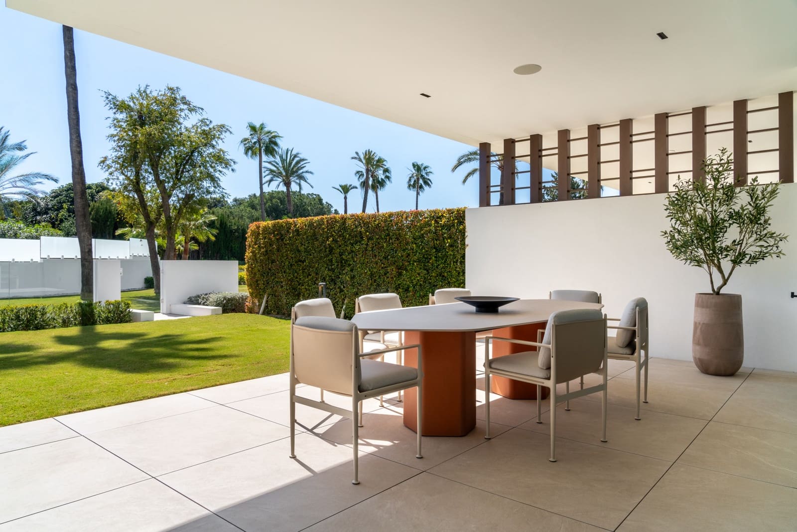 3 bedroom Villa for sale in Marbella with pool garage - € 5,950,000 (Ref: 9655863)