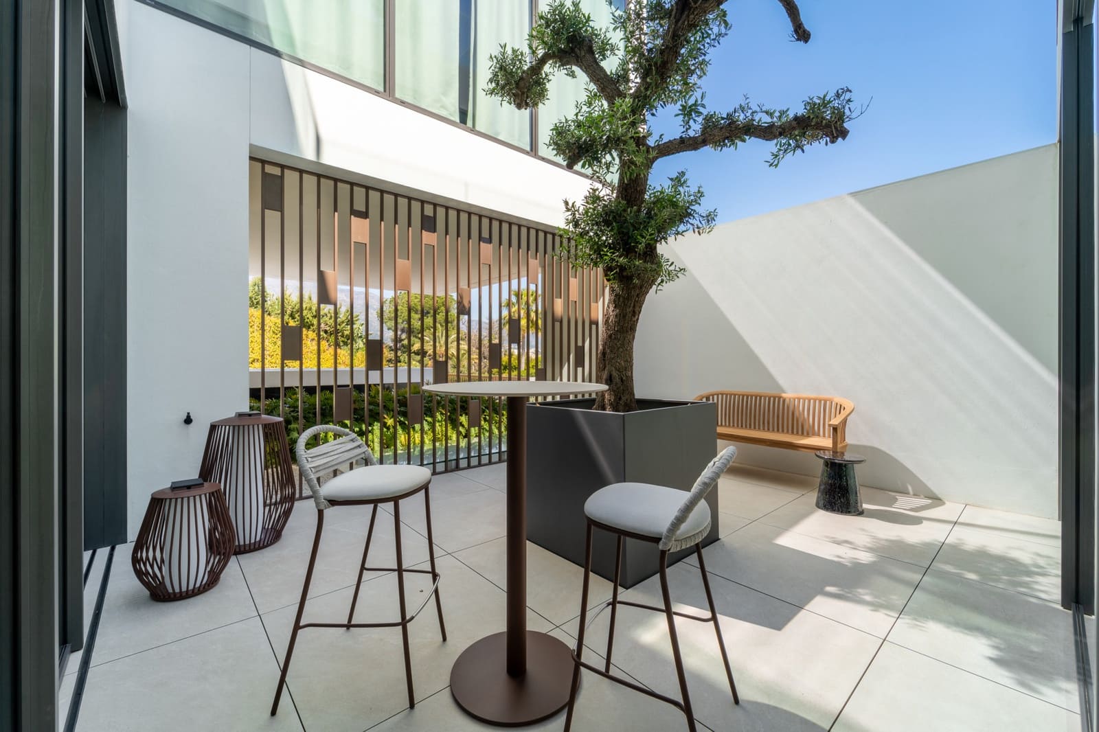 3 bedroom Villa for sale in Marbella with pool garage - € 5,950,000 (Ref: 9655863)