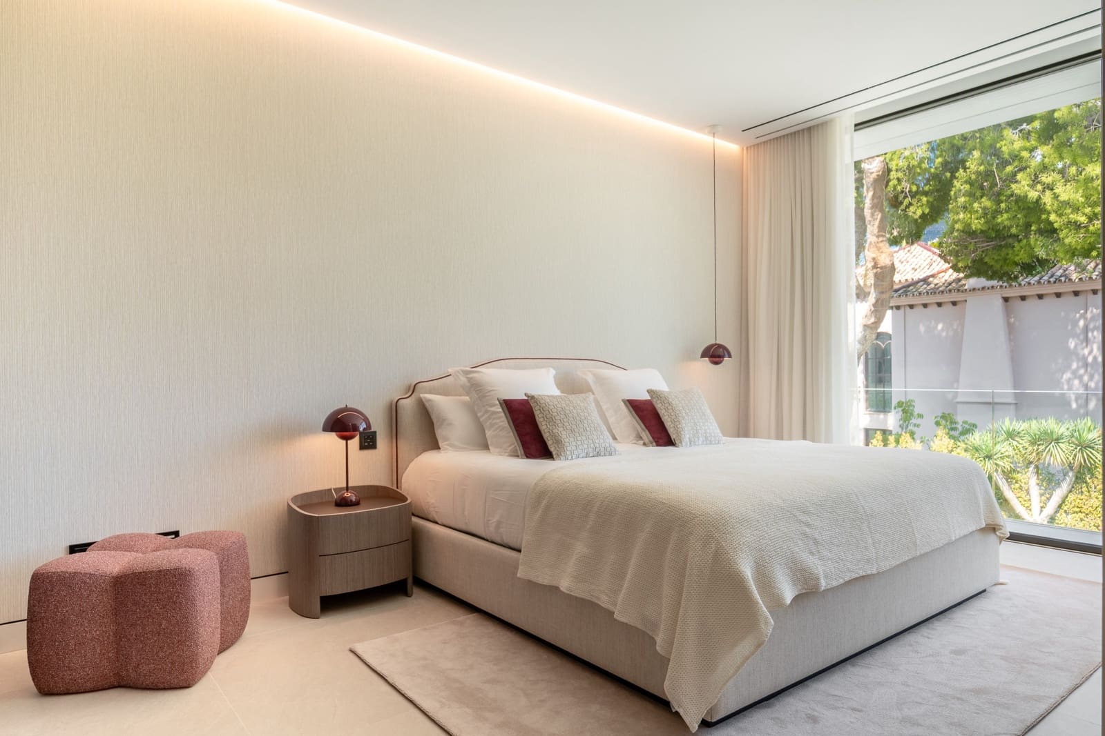 3 bedroom Villa for sale in Marbella with pool garage - € 5,950,000 (Ref: 9655863)