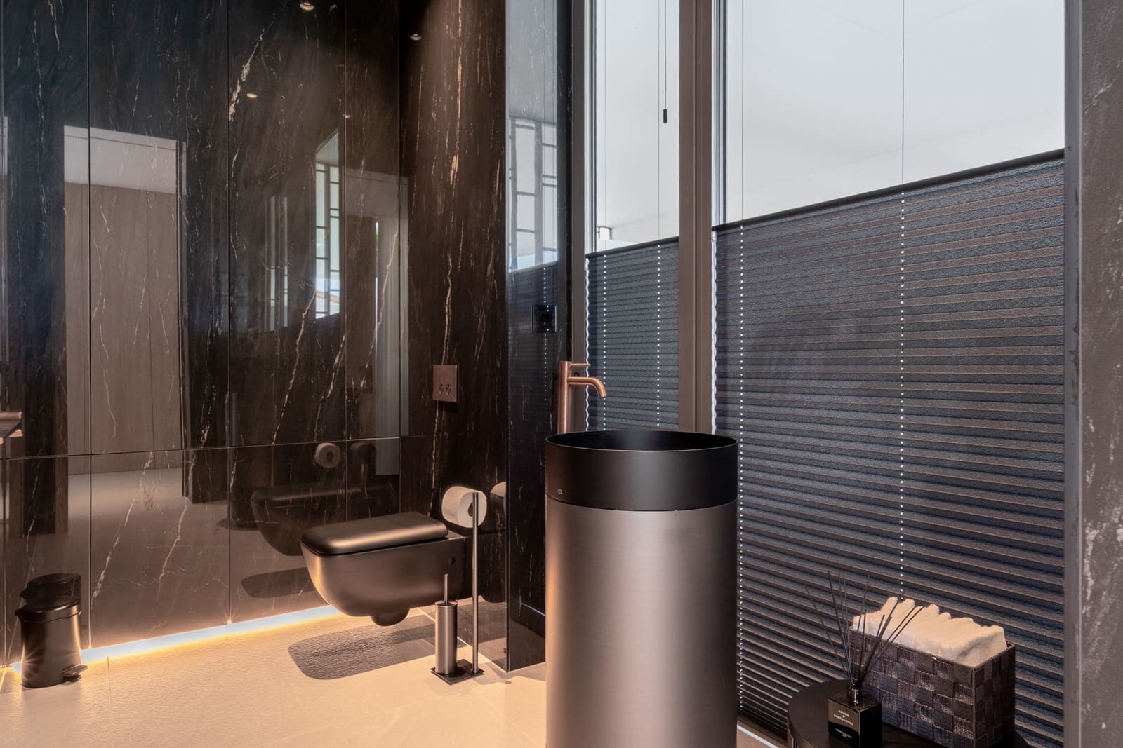 3 bedroom Villa for sale in Marbella with pool garage - € 5,950,000 (Ref: 9655863)