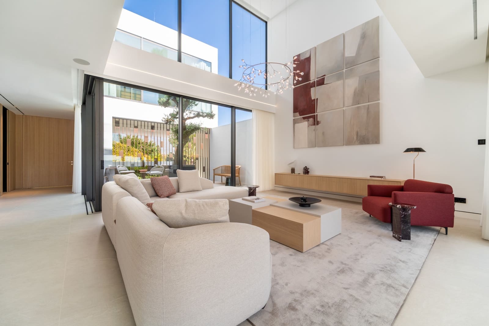 3 bedroom Villa for sale in Marbella with pool garage - € 5,950,000 (Ref: 9655863)