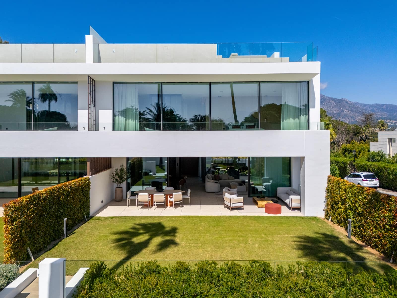 3 bedroom Villa for sale in Marbella with pool garage - € 5,950,000 (Ref: 9655863)
