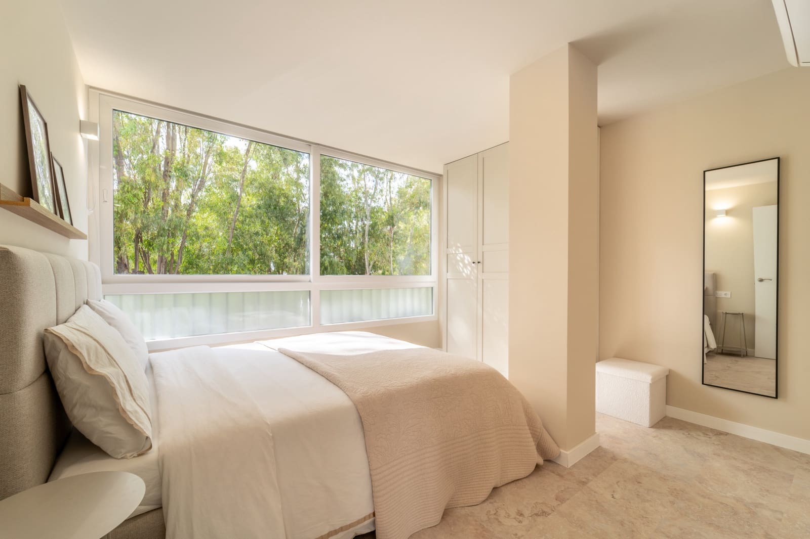 Appartement de 2 chambres à louer à Marbella avec piscine garage - 2 750 € (Ref: 9665135)