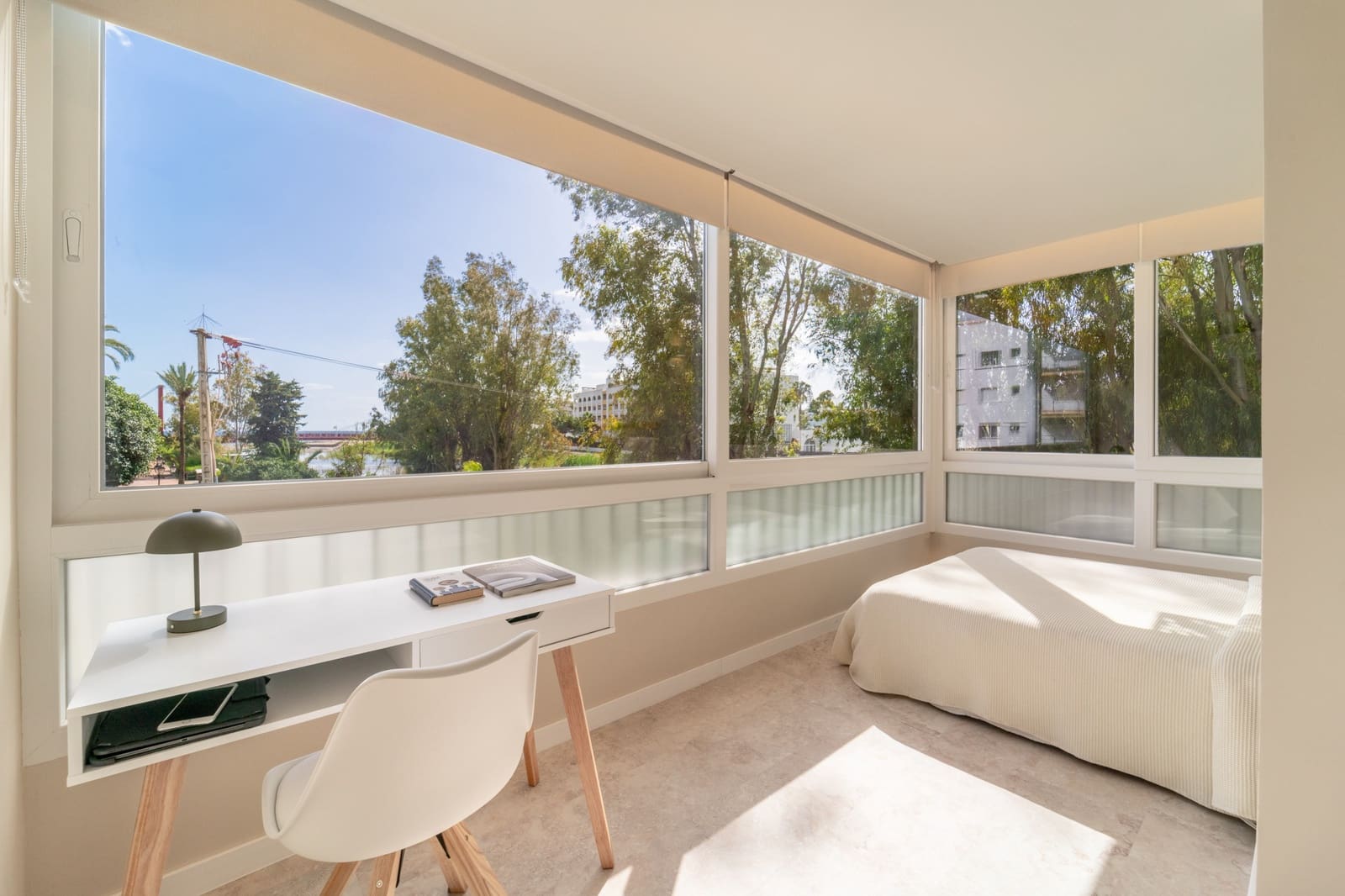 Appartement de 2 chambres à louer à Marbella avec piscine garage - 2 750 € (Ref: 9665135)