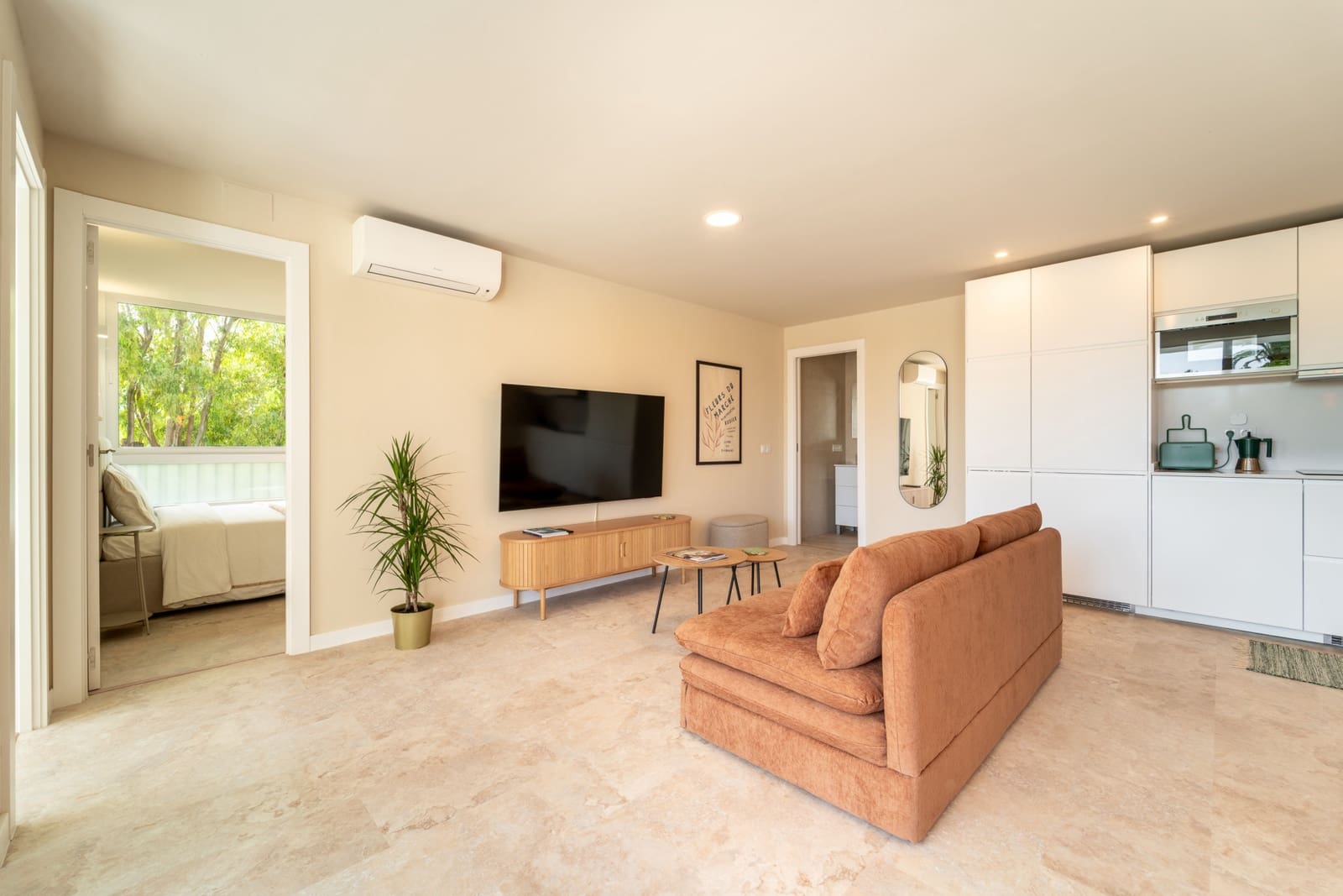 Appartement de 2 chambres à louer à Marbella avec piscine garage - 2 750 € (Ref: 9665135)