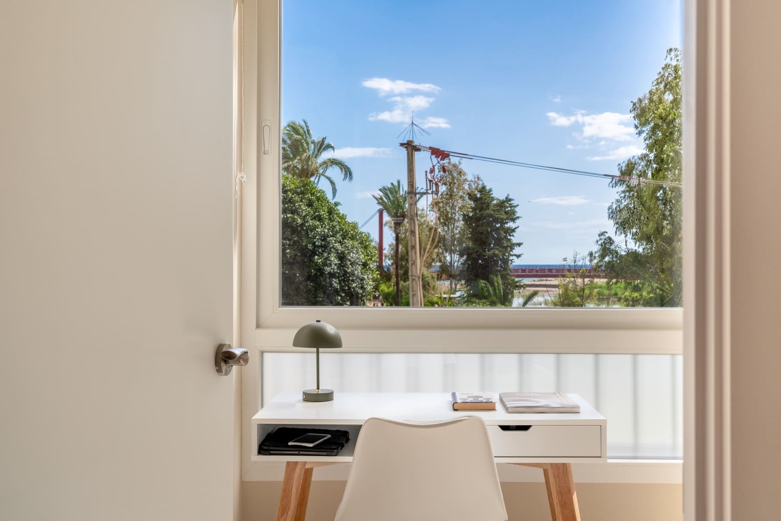 Appartement de 2 chambres à louer à Marbella avec piscine garage - 2 750 € (Ref: 9665135)