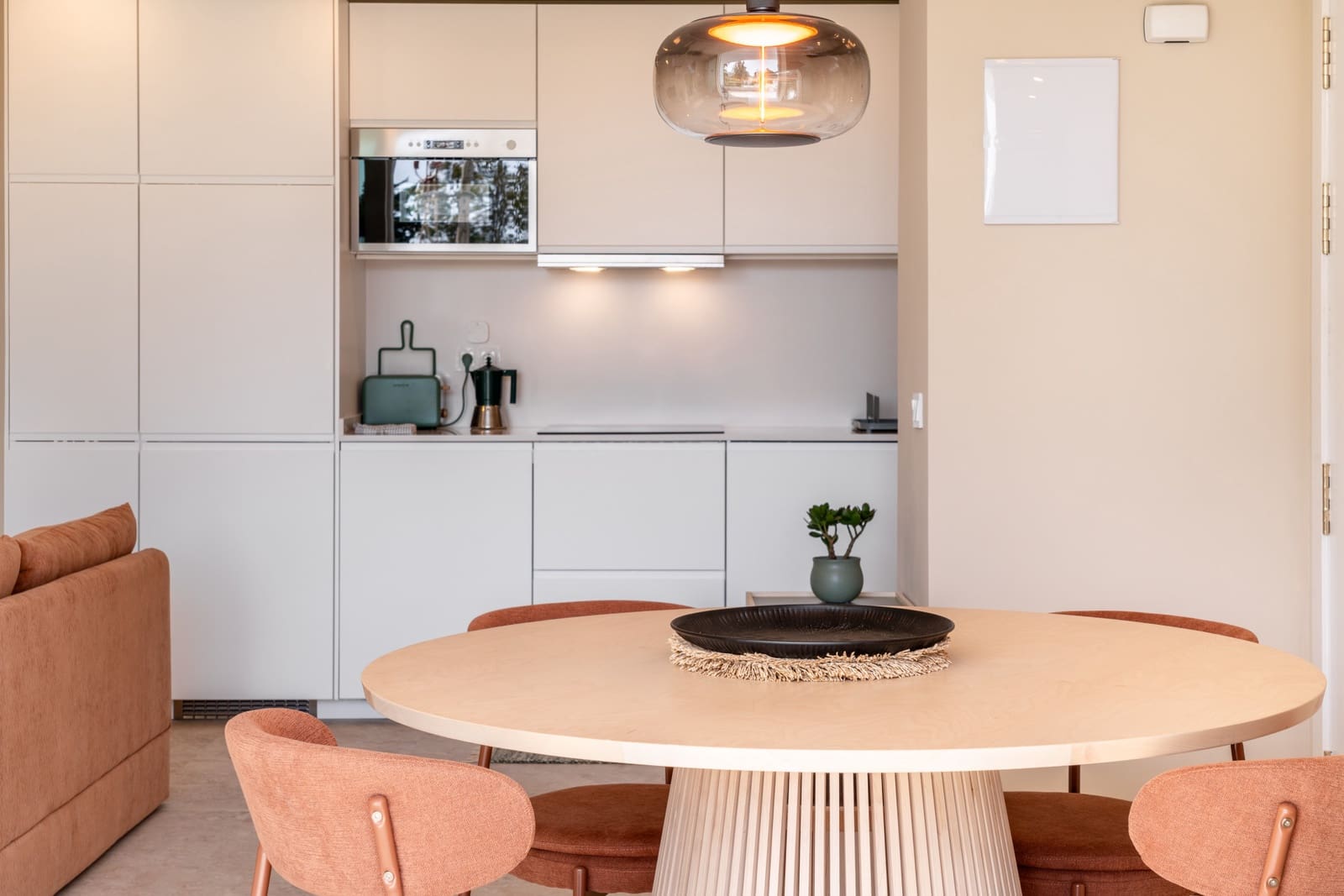 Appartement de 2 chambres à louer à Marbella avec piscine garage - 2 750 € (Ref: 9665135)