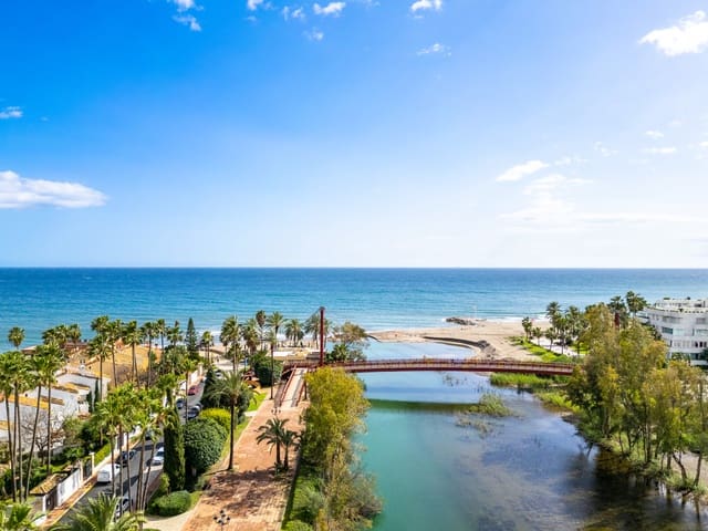 Appartement de 2 chambres à louer à Marbella avec piscine garage - 2 750 € (Ref: 9665135)