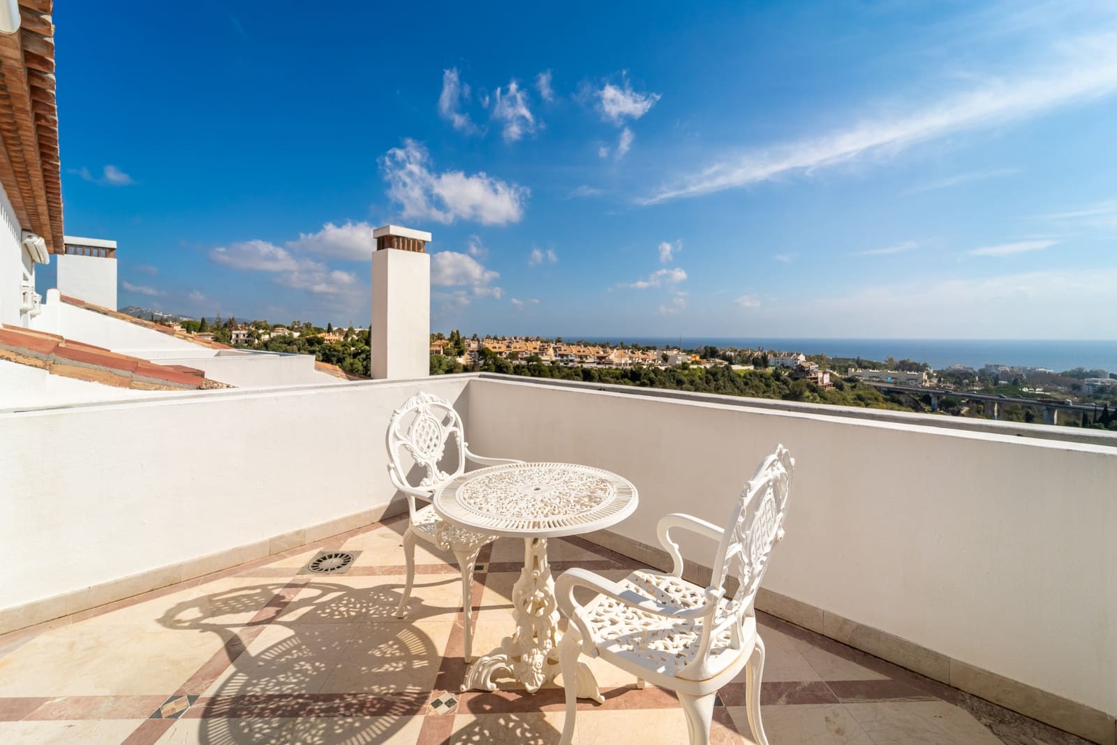 4 slaapkamer Penthouse te huur in Marbella met zwembad garage - € 18.000 (Ref: 9667178)