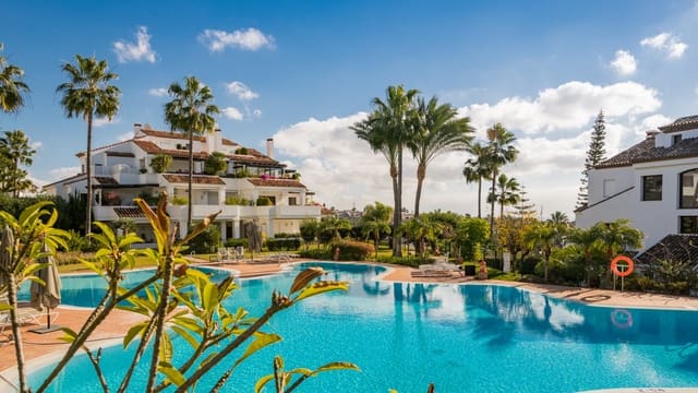 4 Zimmer Penthouse zu vermieten in Marbella mit Pool Garage - 16.500 € (Ref: 9667178)