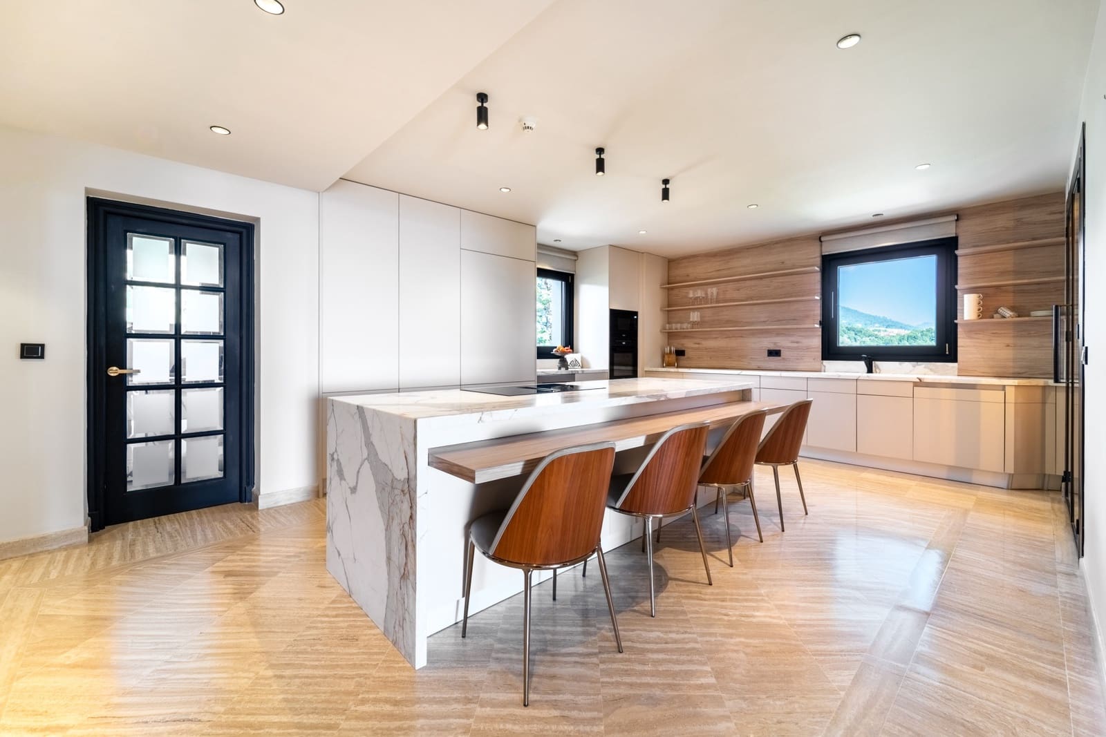 4 soveværelse Penthouse til leje i Marbella med swimmingpool garage - € 16.500 (Ref: 9667178)
