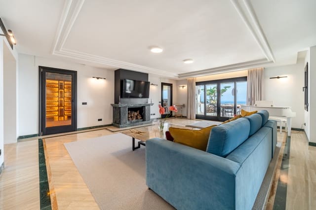 4 soveværelse Penthouse til leje i Marbella med swimmingpool garage - € 16.500 (Ref: 9667178)