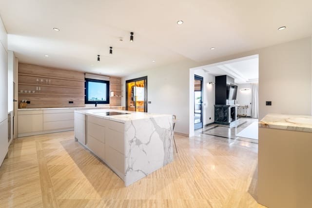 4 soveværelse Penthouse til leje i Marbella med swimmingpool garage - € 16.500 (Ref: 9667178)