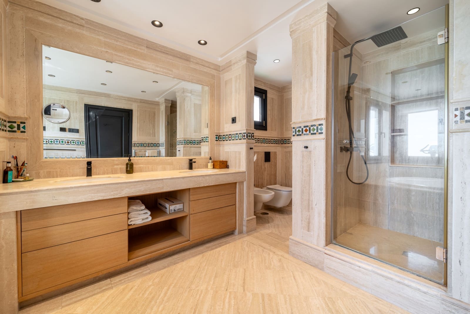 4 soveværelse Penthouse til leje i Marbella med swimmingpool garage - € 16.500 (Ref: 9667178)