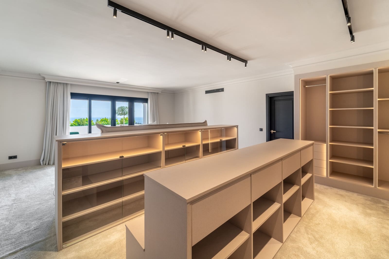 4 soveværelse Penthouse til leje i Marbella med swimmingpool garage - € 16.500 (Ref: 9667178)