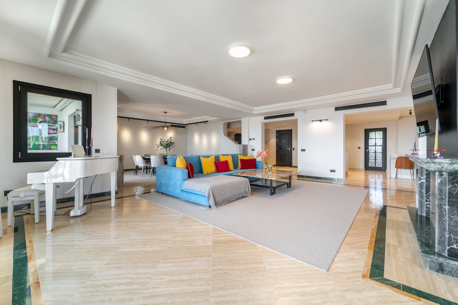 4 soveværelse Penthouse til leje i Marbella med swimmingpool garage - € 16.500 (Ref: 9667178)